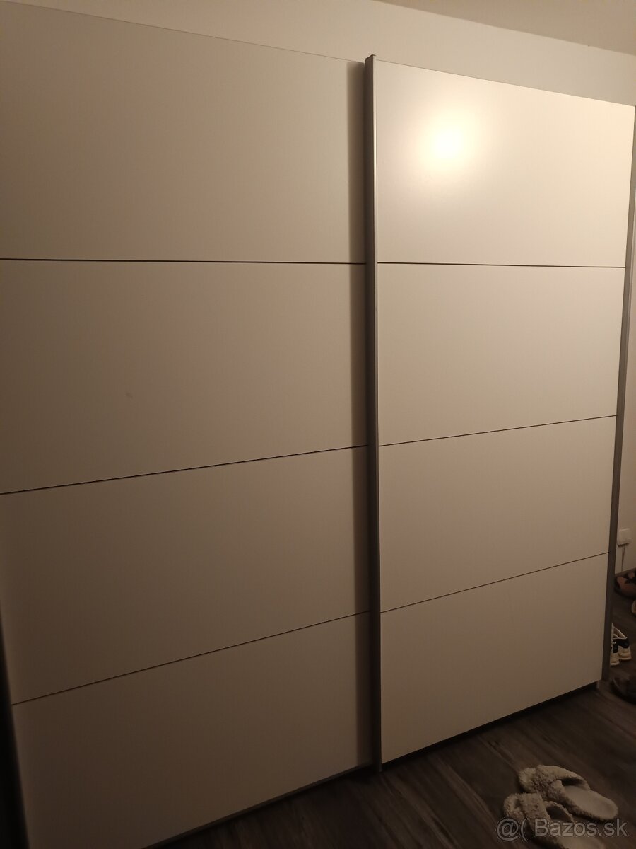 Predám rolldoor bielu skriňu - 2