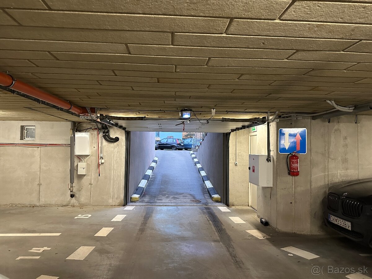 Predám samostatnú dvojgaráž, skladový priestor - 2