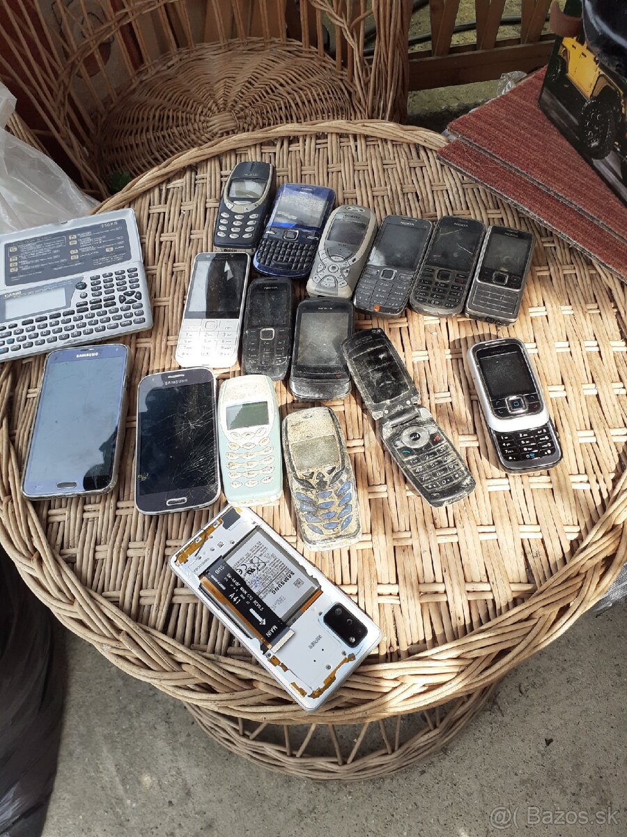 Predám staré mobilné telefóny - 2