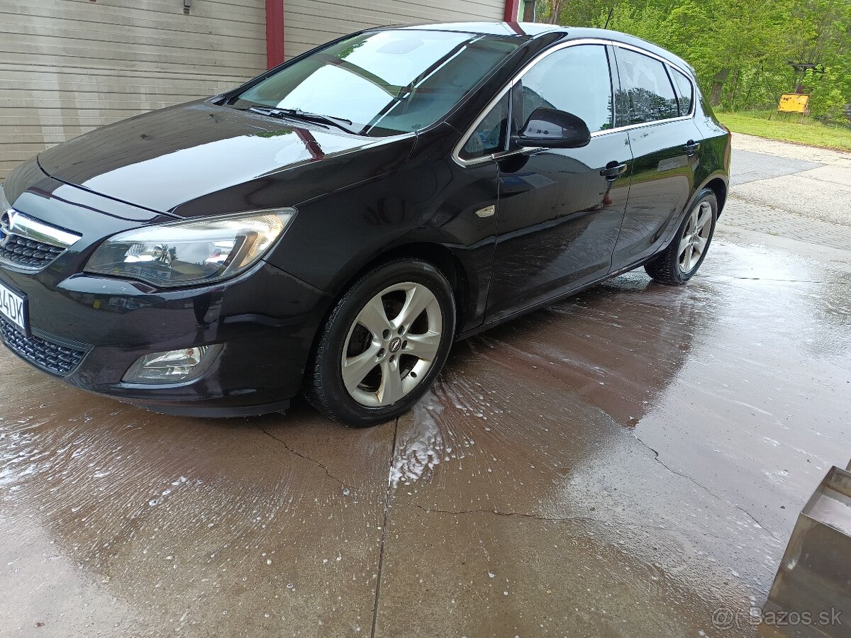 Opel Astra J 1,7CDTi - 2