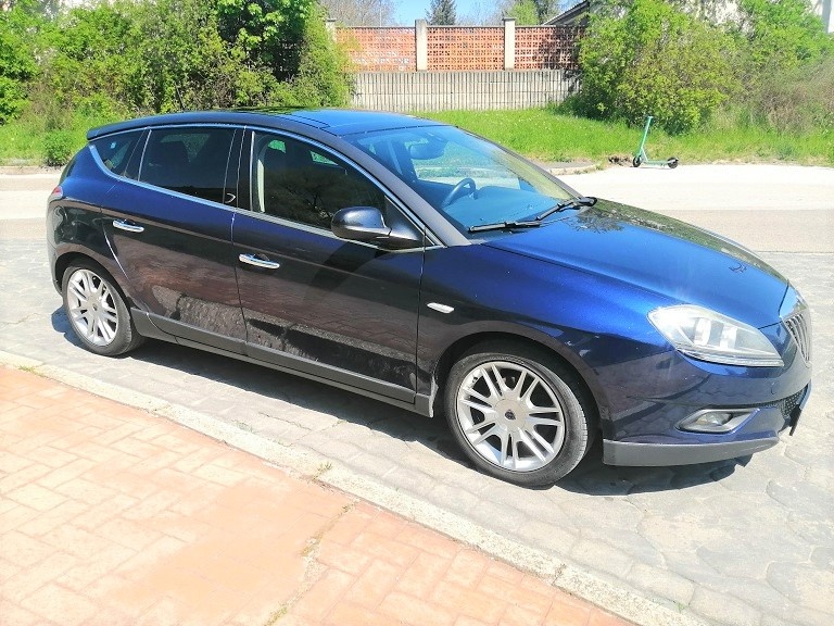 Lancia Delta 1.6 JTD Platino - 2