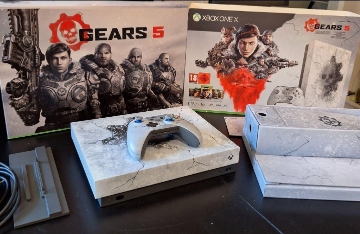 Xbox one X Gears 5 Limited Edition Xbox One X - 2