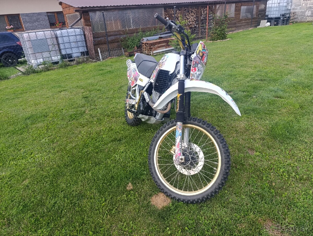 Yamaha XT600