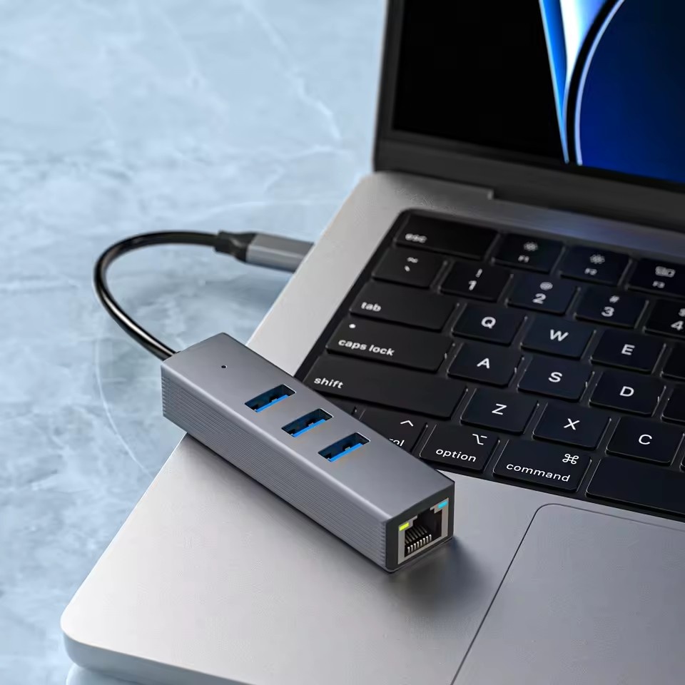 3x USB 3.1 HUB s Ethernetom 1Gb/s + spätná kompatibilita USB - 2