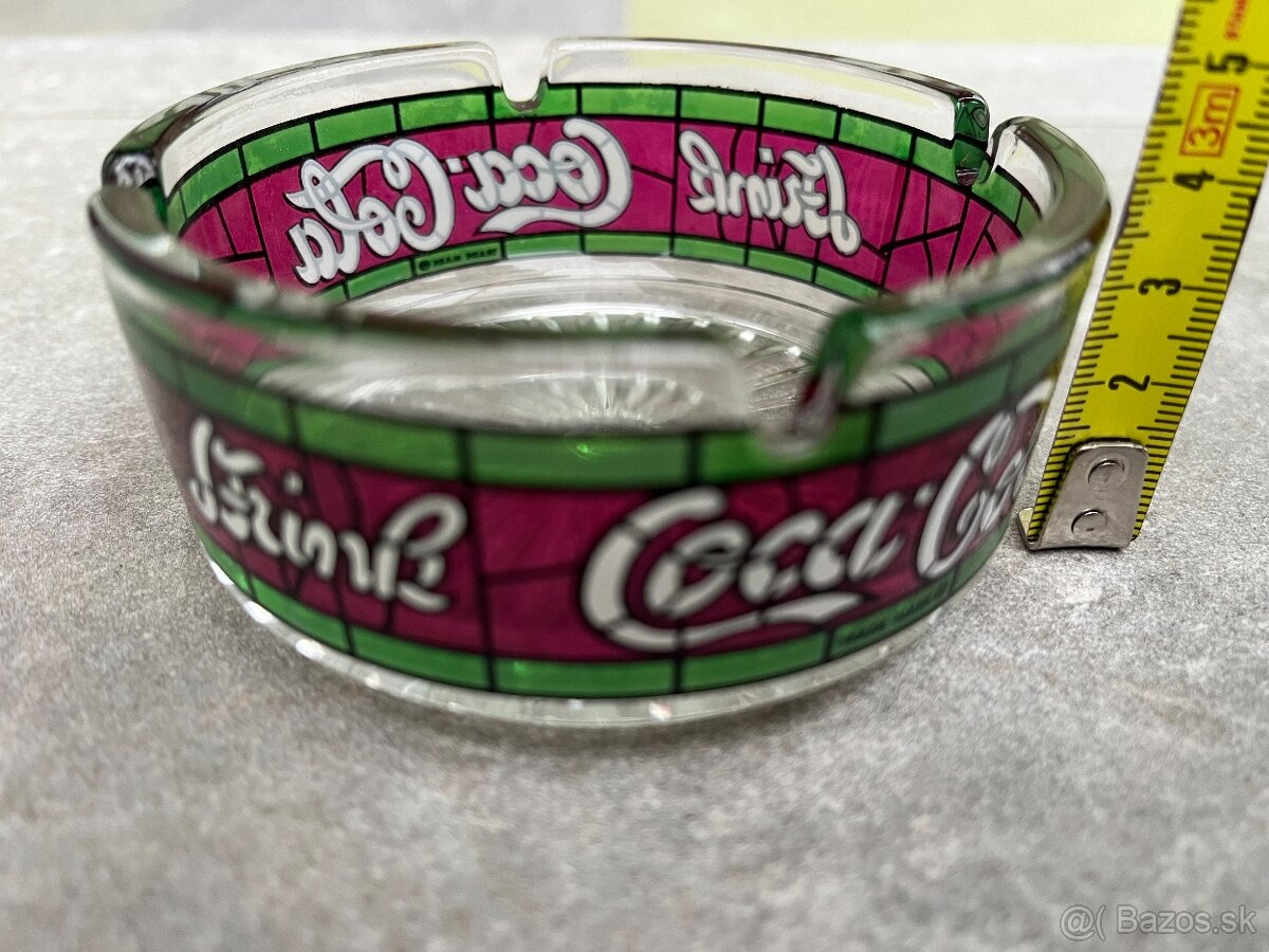 Predám sklenený popolník coca-cola - 2