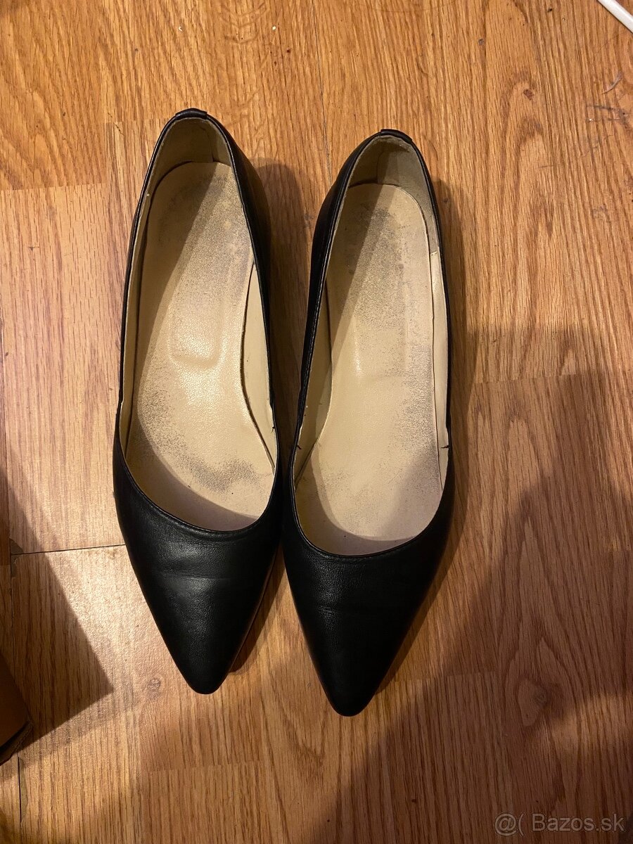 Dámske celokožené baleríny Baťa - 2