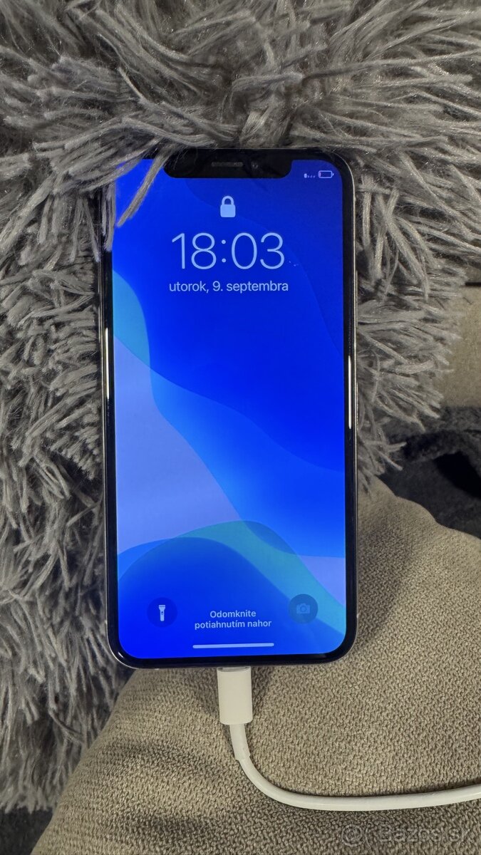 iPhone XS 64 GB funguje no vhodny na diely - 2
