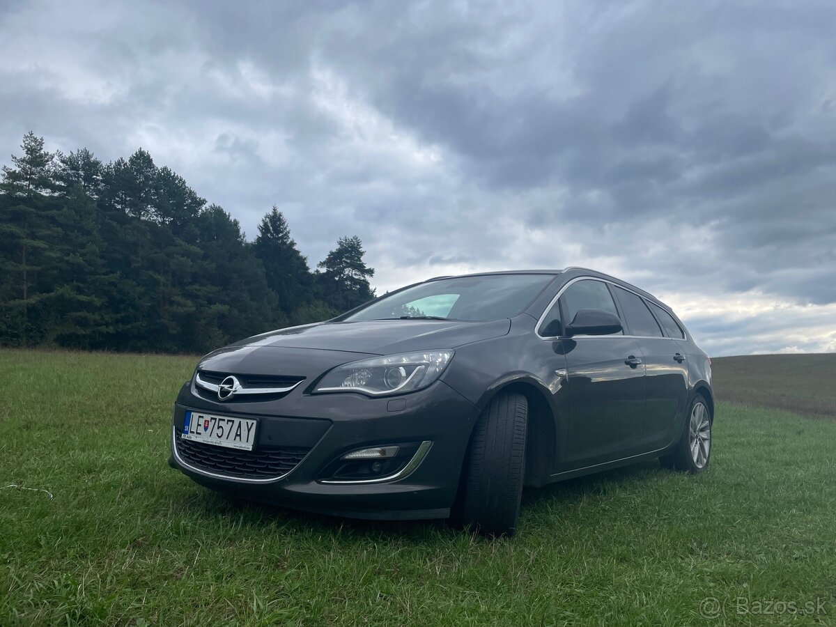 Opel Astra ST 1.6 Turbo - 2