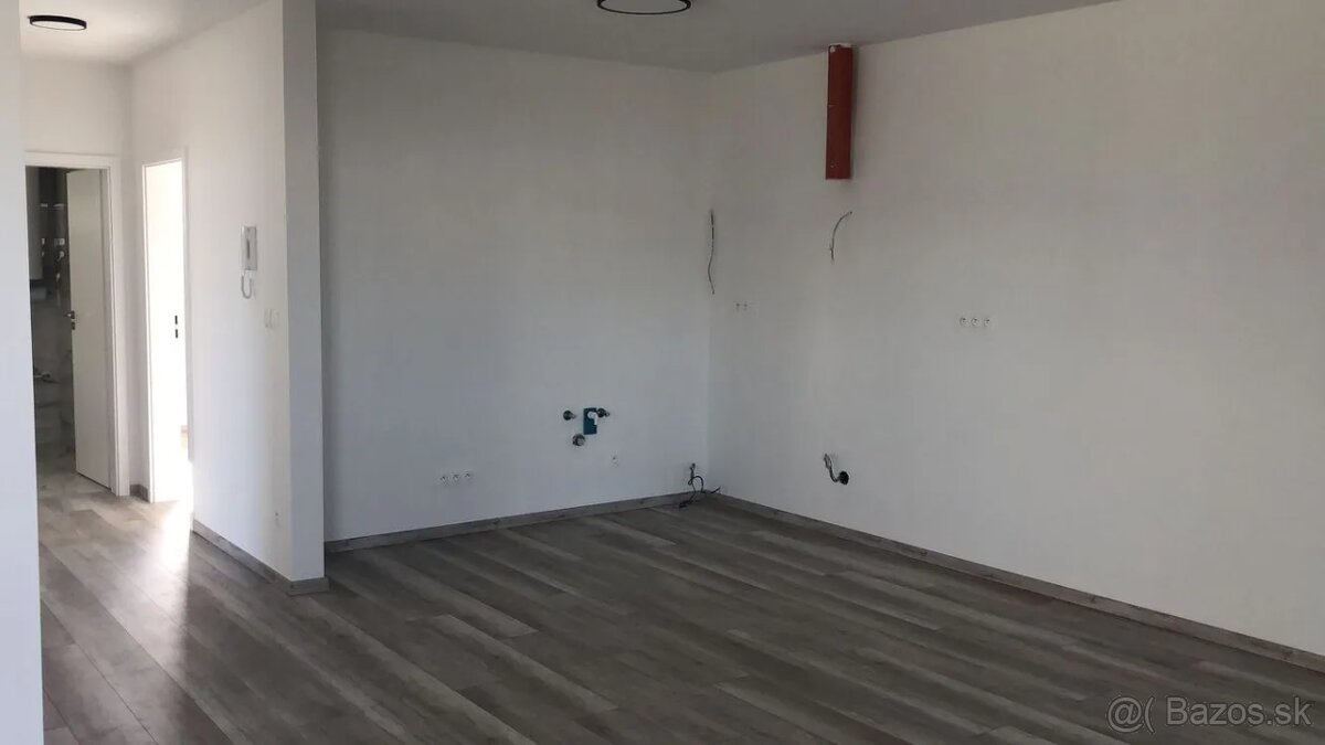 Na predaj časť dvojdomu v obci Lab. - 2