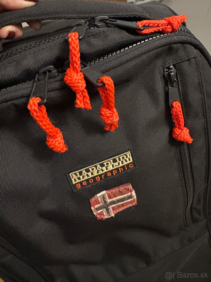 Napapijri kufor / ruksak - 2