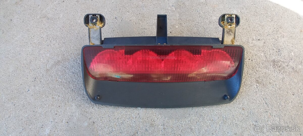 predam brzdove svetlo na renault a ford a ine auta - 2