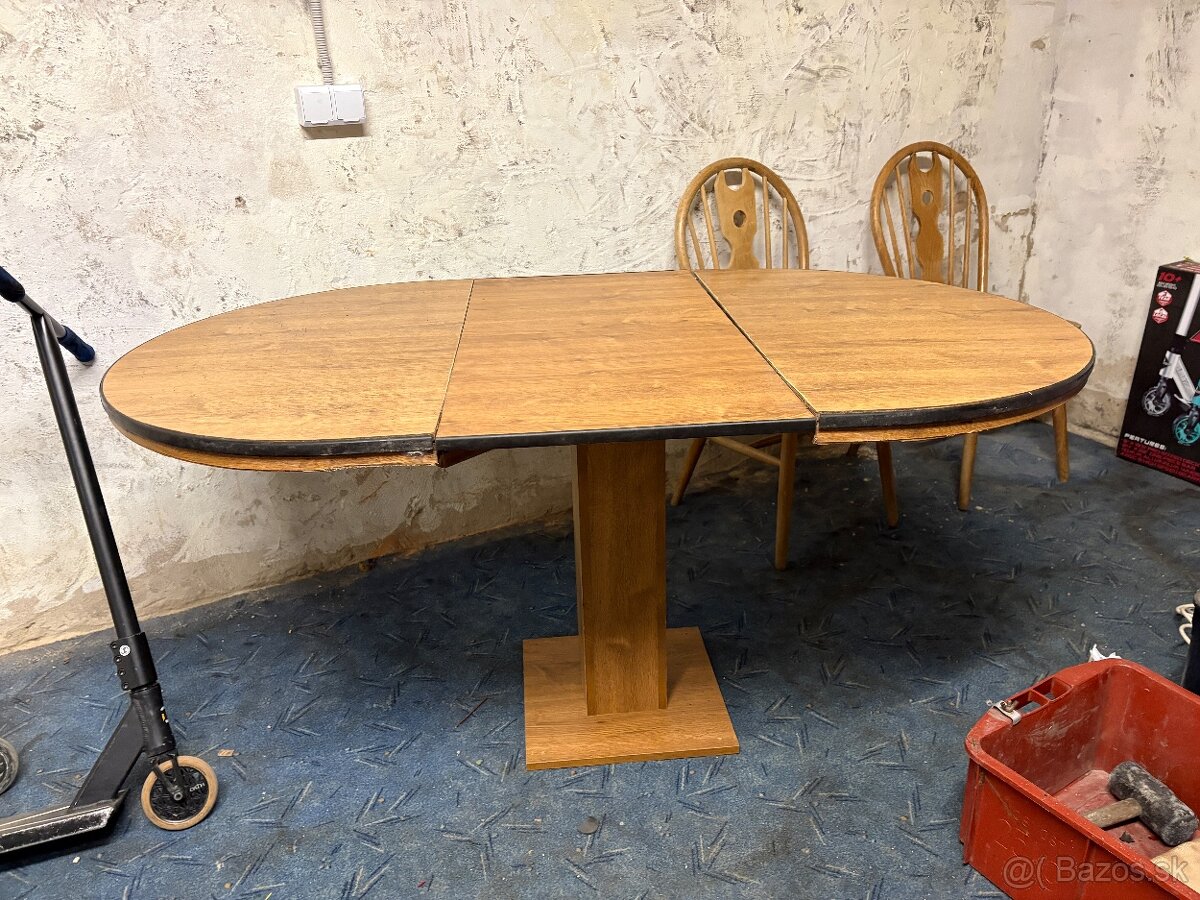 Rozťahovací jedálenský stol - 2