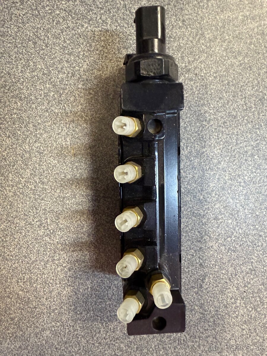 Mercedes Benz A2203200258 - 2