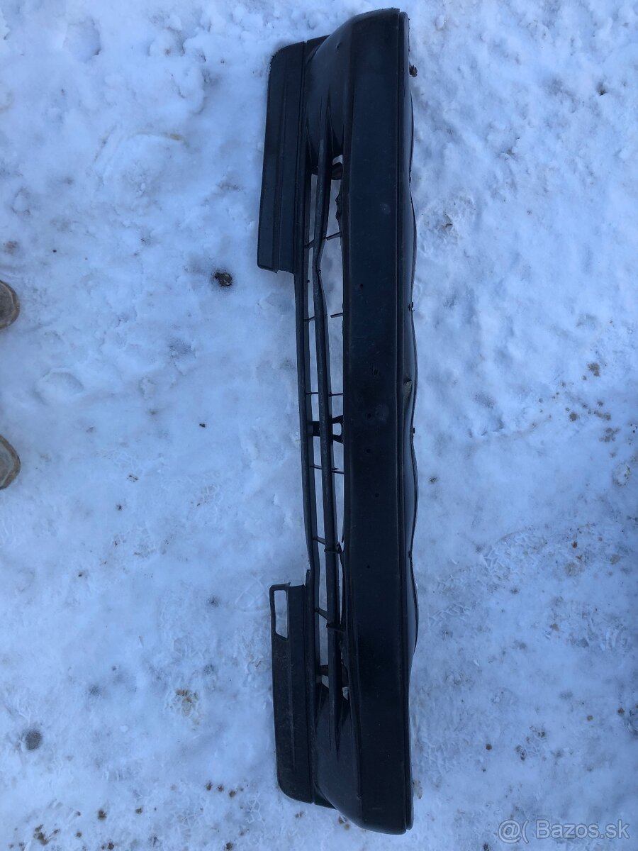 Predám predný nárazník Suzuki Vitara - 2