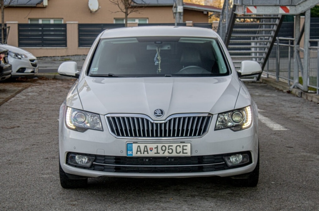 Škoda Superb 2.0 TDI CR 170k Elegance DSG - 2