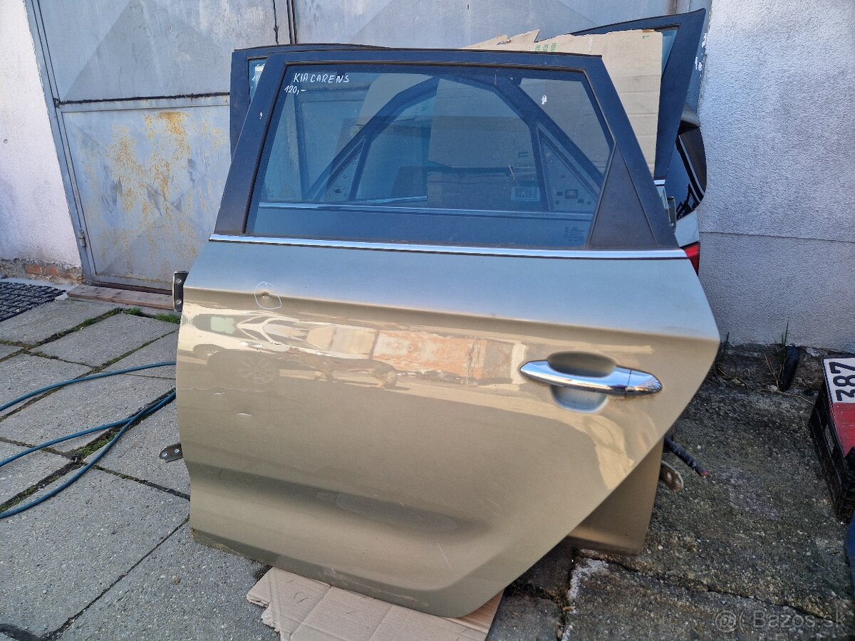Kia Carens - 2