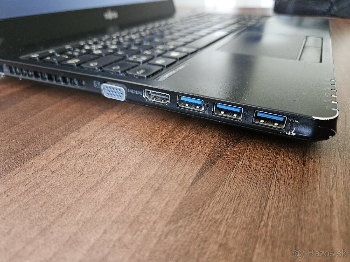 Predám Fujitsu Lifebook A555 - 2