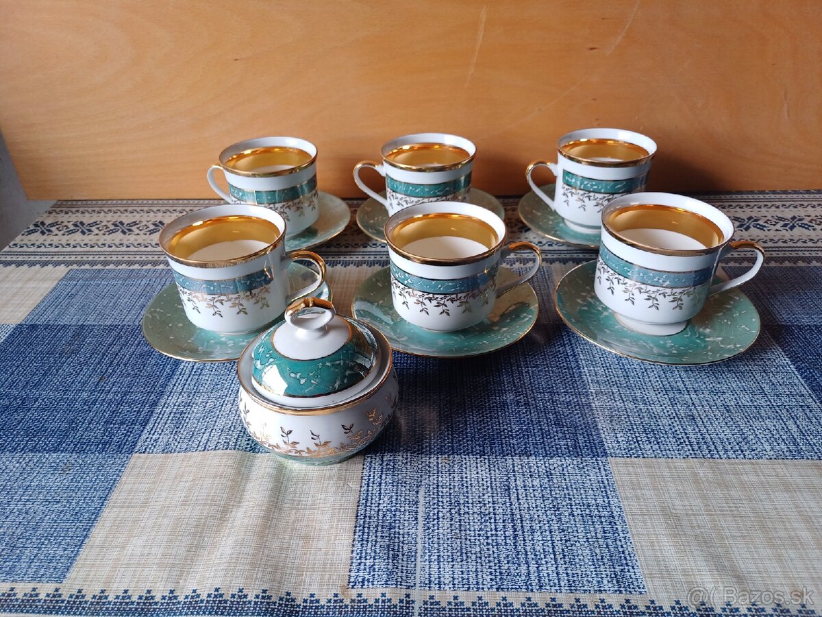 Socialisticke pohare, keramika a mosadzne predmety - 2