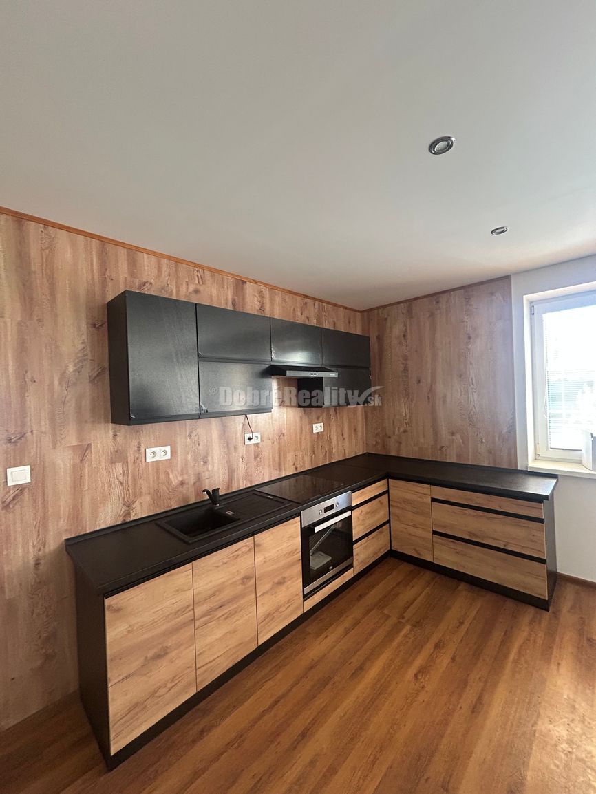 Prenájom 3izb bytu s veľkou terasou pri Gymnáziu - 2