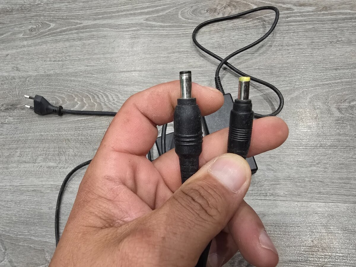 nabijacka na HP a na Toshibu 15e/ks - 2