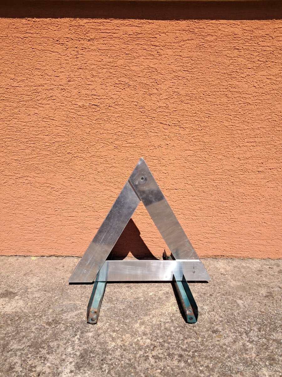 Dobovy vystrazny trojuholnik RETRO - 2