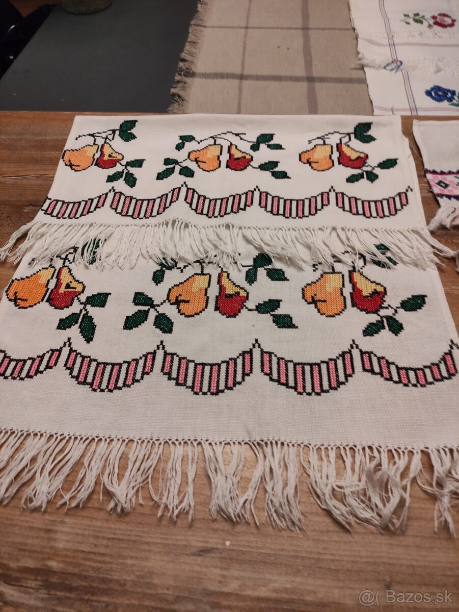 ručne vyšívané obrusy - 2