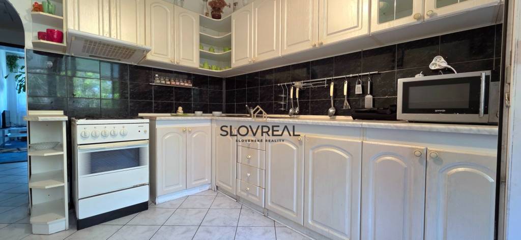 SLOVREAL na predaj 3 izbový byt Žiar nad Hronom, 70 m2 - 2