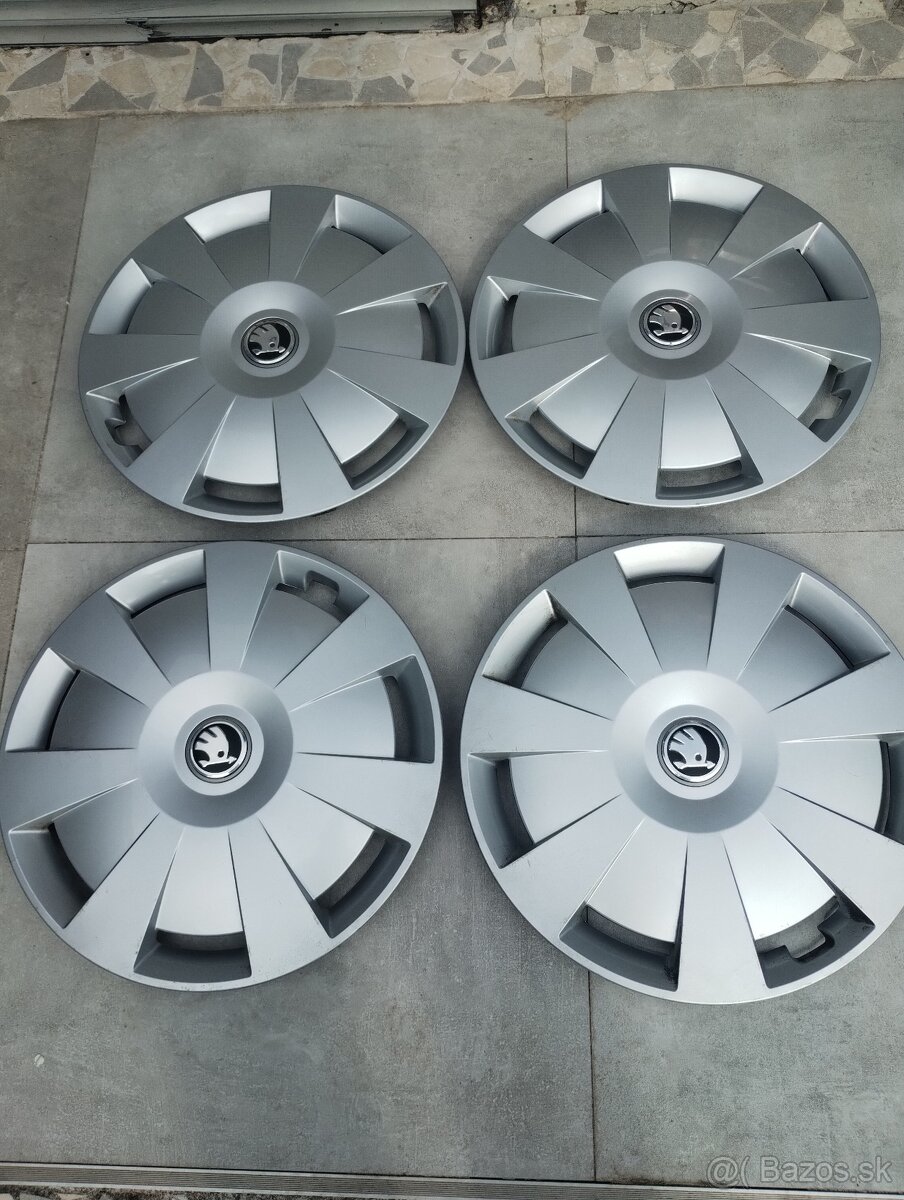 Originálne puklice Škoda 16 - 2