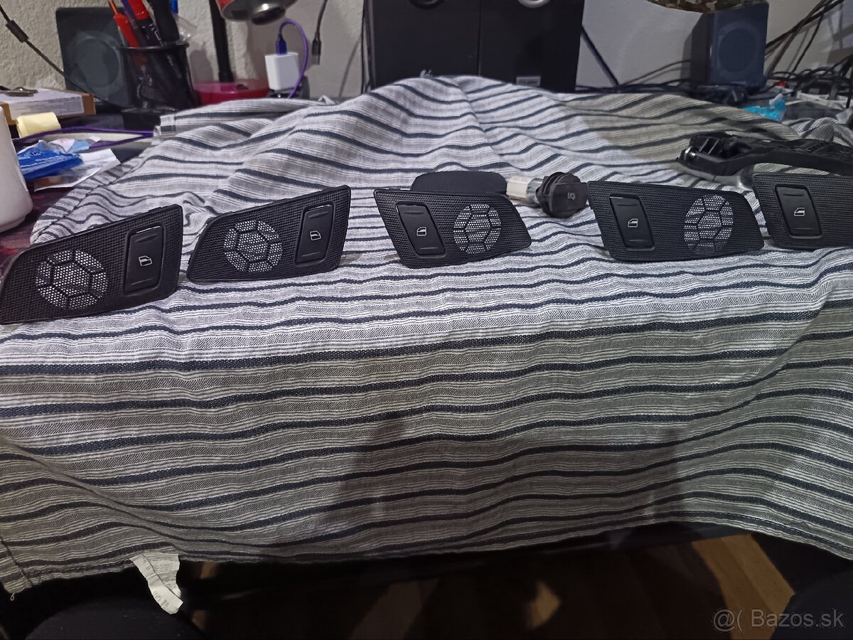 Predám tlačítka na okná aj kryty na repráky 1Z0 Octavia 2 - 2