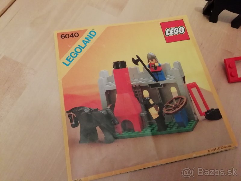 Lego Castle 6040 - Blackmith Shop - 2
