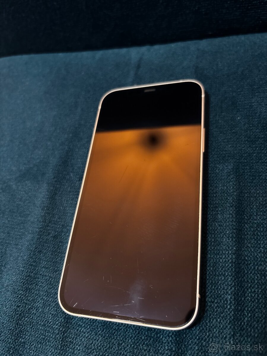 iPhone 12 128GB biela - 2