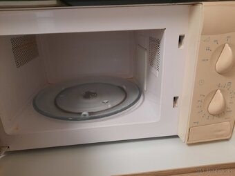 Predám mikrovlnnú rúru - 2