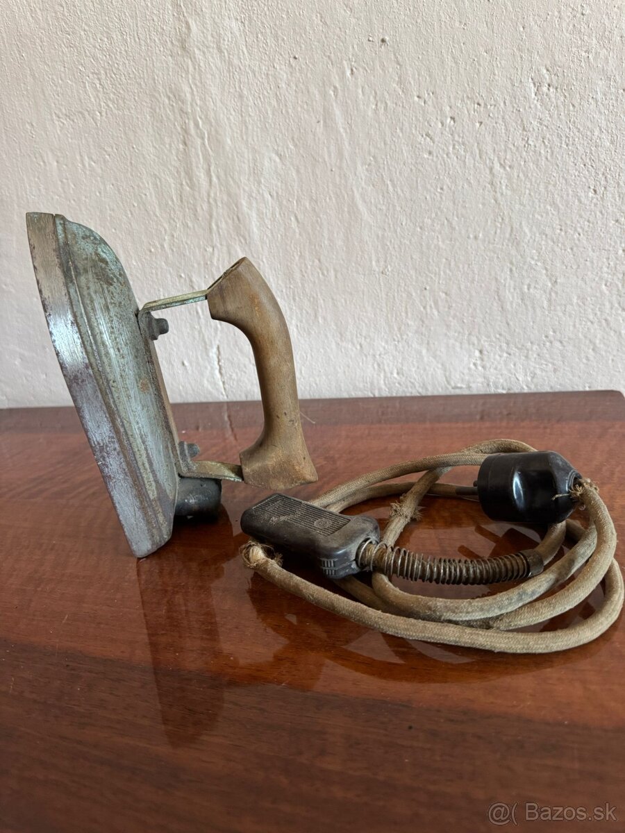 žehlička retro - 2