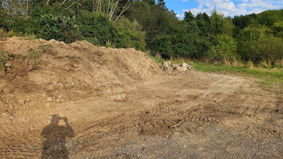 darujem zeminu od marca - 2