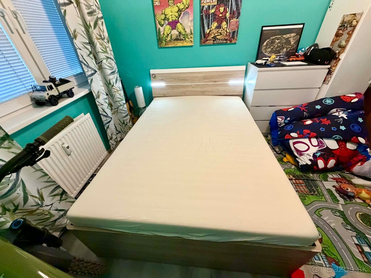 Drevená posteľ - 2