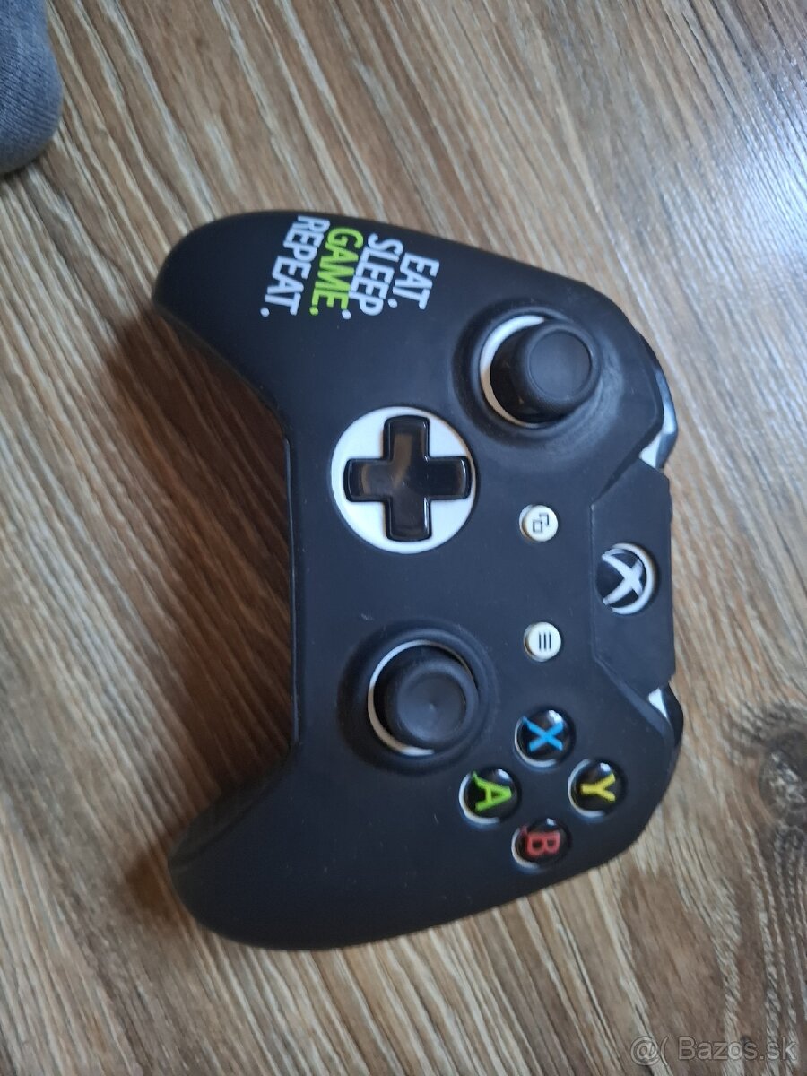 Obal na ovladač xbox one - 2