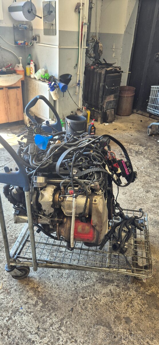 Predám motor cnha 140 kw - 2