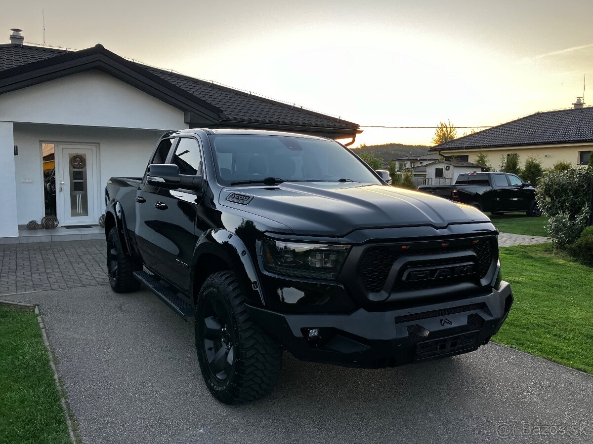 Dodge Ram 1500 5.7 HEMI - 4x4 - 2019 - OFFROAD PAKET