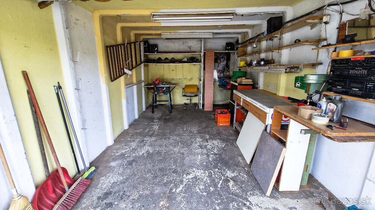 Garáž v meste Levice - 2