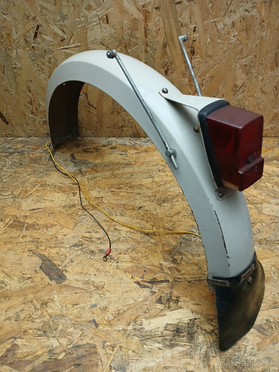 Babetta 207 zadný blatník + zadné svetlo - 2