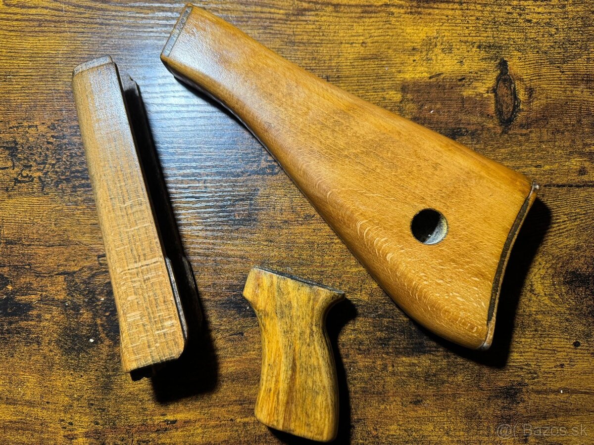 VZ 58 dřevěná sada pažbení - 2