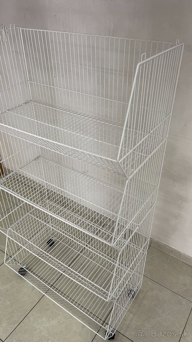 Kovový stojan do predajne - 2