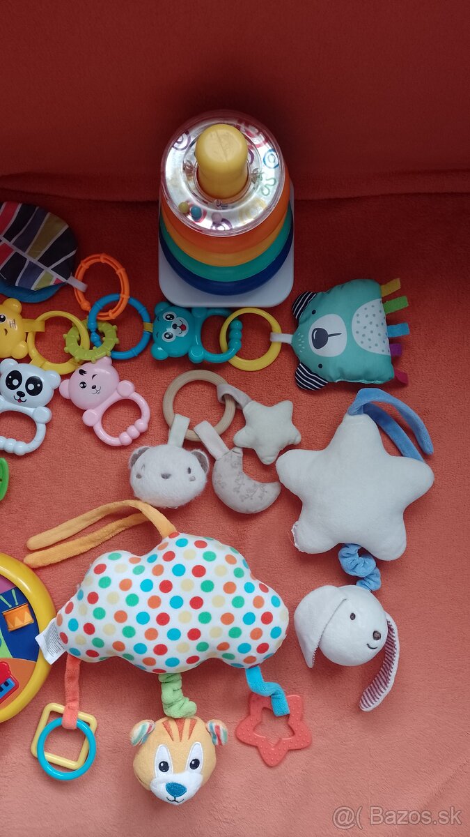 Hracky s knizkami pre babatko - 2