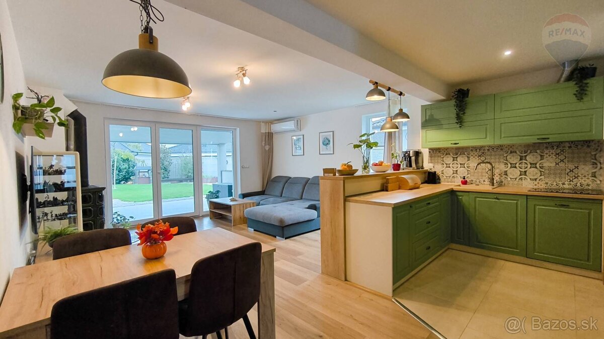 NA PREDAJ: 4-izbový rodinný dom s terasou a bazénom, Most pr - 2