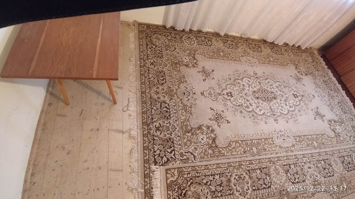 KOBERCE - LACNO PREDÁM --------- 2 ks za 40 € ( rozmer 1 ks - 2