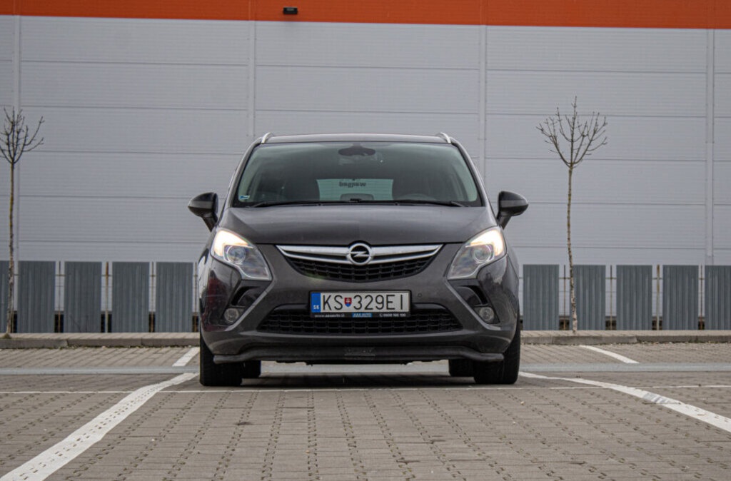 Opel Zafira 2013 - 2