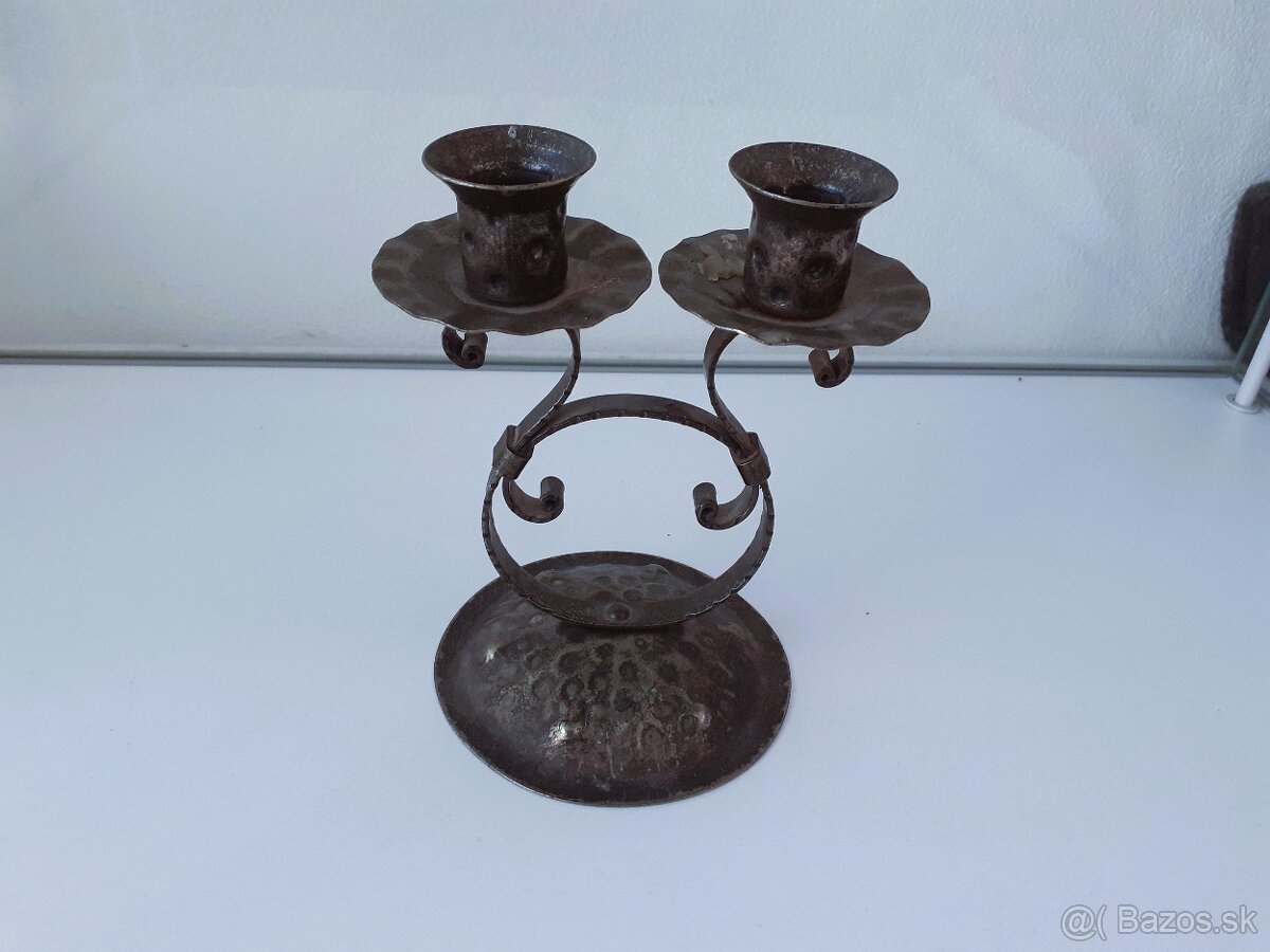 Starý kovový svietnik - 2