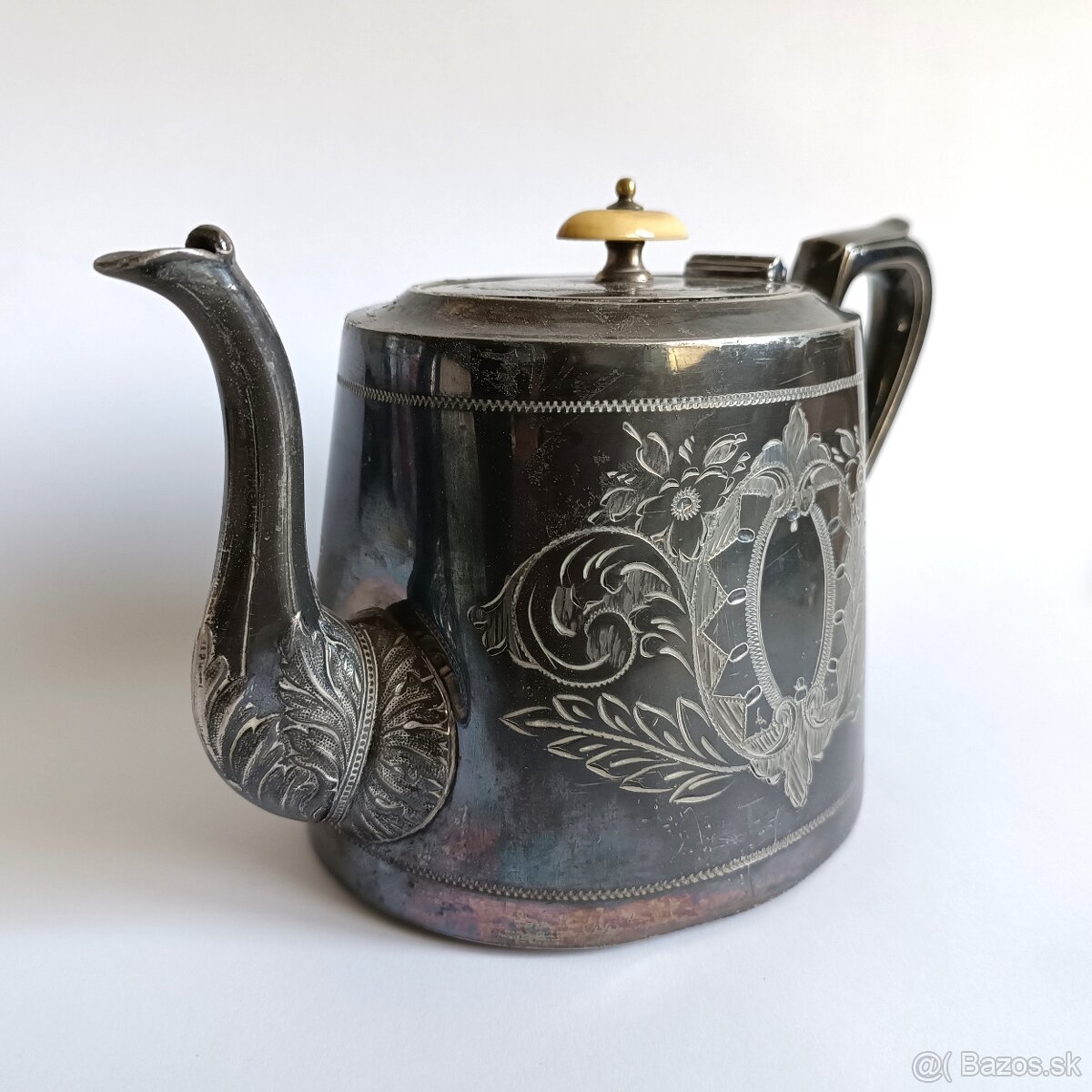 Tradičný postriebrený viktoriánsky čajník s rohovinovou úchy - 2