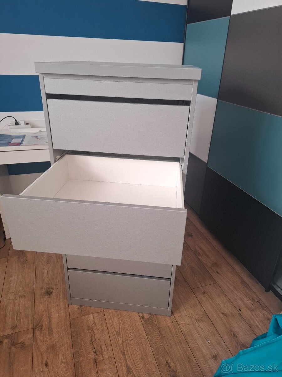 Šuplíková skrinka. - 2