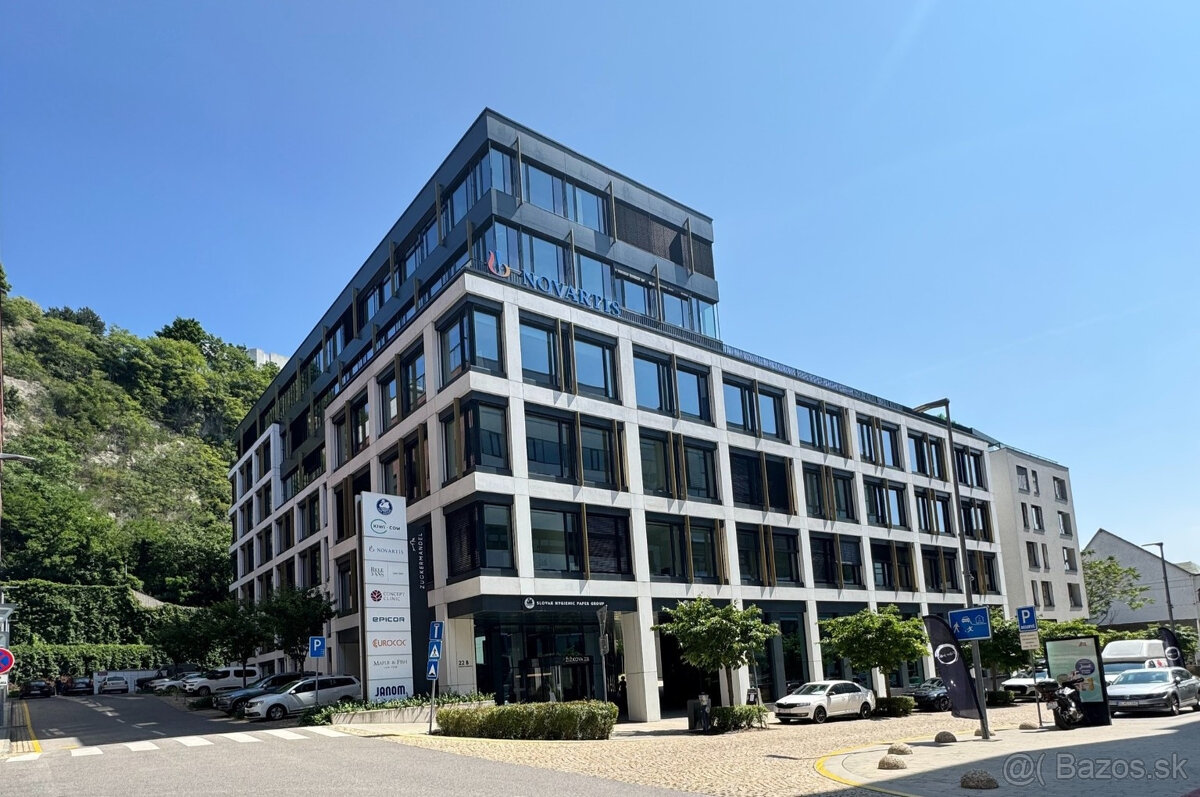 Prenájom samostatného kancelárskeho traktu 867 m² pri nábrež - 2